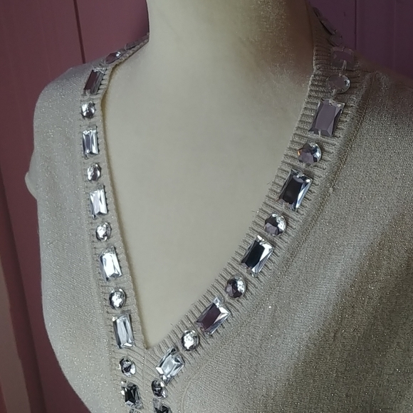 Colori silver sweater. - Picture 3 of 5